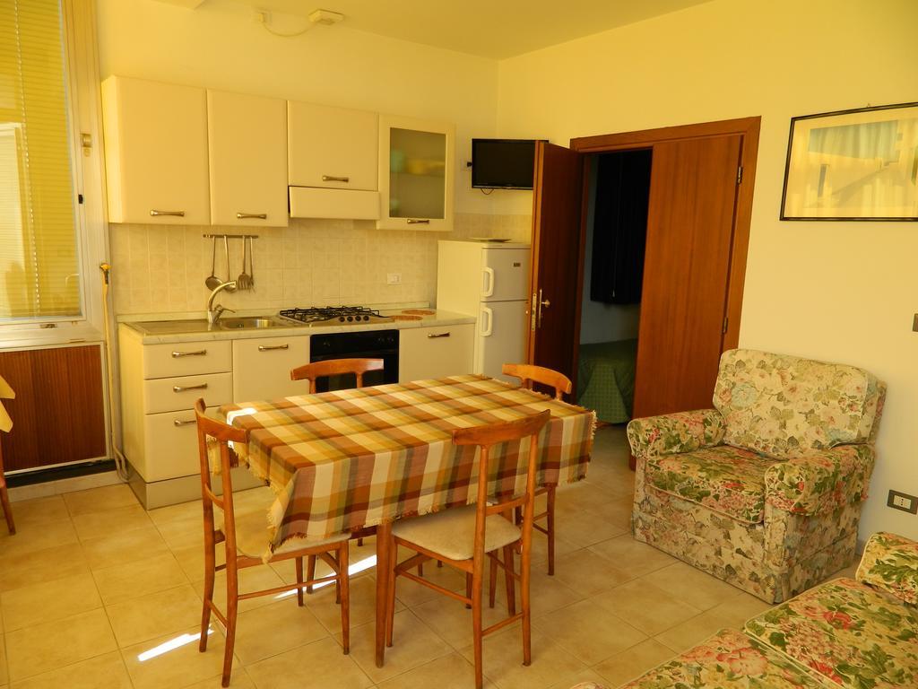 Residence Dei Fiori Бордихера Стая снимка