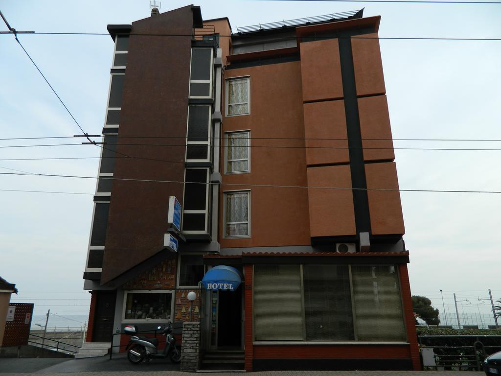 Residence Dei Fiori Бордихера Екстериор снимка