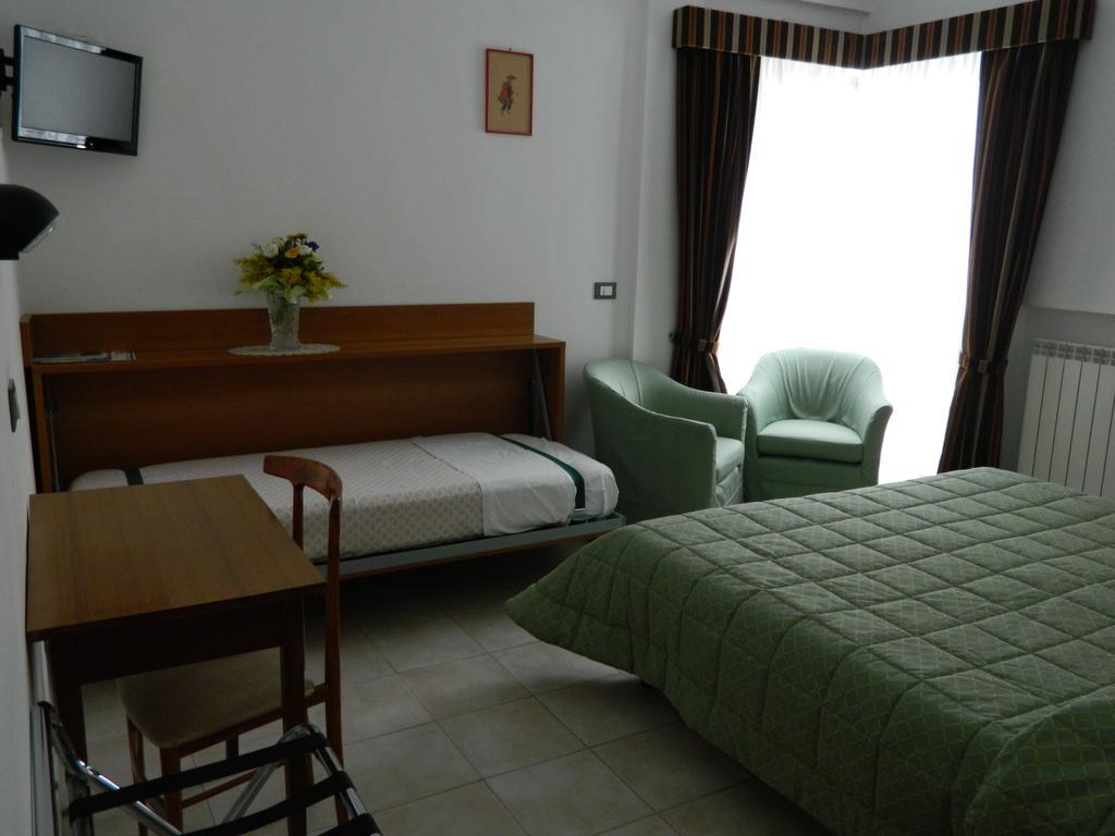 Residence Dei Fiori Бордихера Екстериор снимка